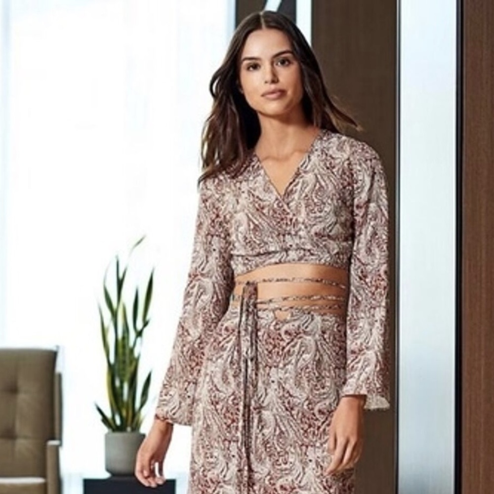 Gianni Bini Paisley Crop Top - Cream and Brown